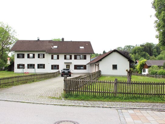 Großzügiges Mehrfamilienhaus in zentraler und exponierter Lage - ein ganz besonderes Anwesen im Herzen von Huglfing!“