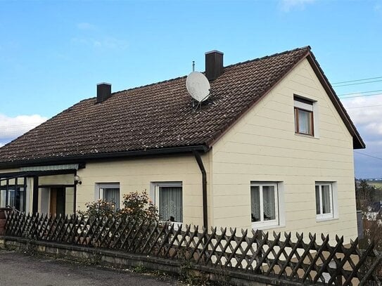 Einfamilienhaus mit Einliegerwohnung und Aussicht