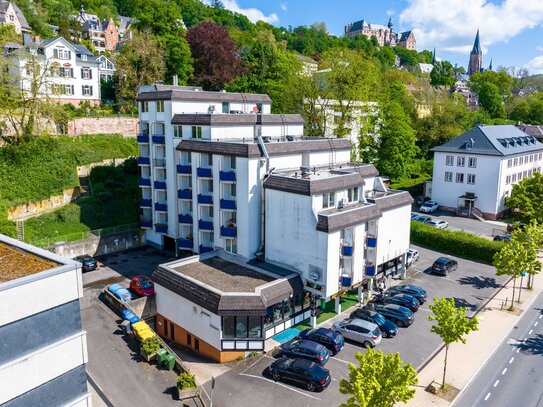 Zentral gelegenes Ladenlokal mit direkten Stellplätzen in Marburg