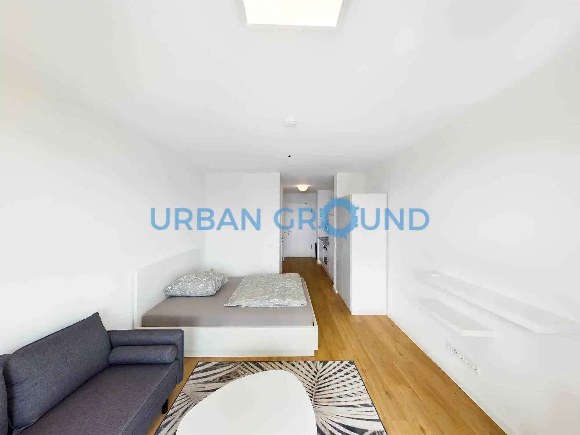 Möbiliertes Studio mit EBK, Aufzug & Balkon - 25 Mins zum Alexanderplatz - Photo 1