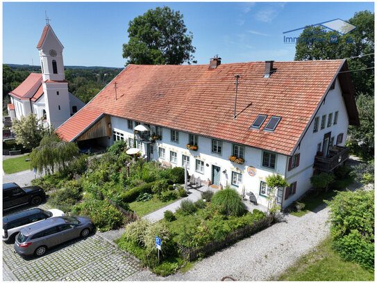 2x schöne ETW´s in historischen Bauernhaus: Garten, Ausbaupotenzial &Lechblick- Nur 1.500,-€ pro m²!