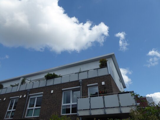 Elegante 3 Zi.Wohnung mit schöner Terrasse in Norderstedt - Harksheide zu vermieten !!!