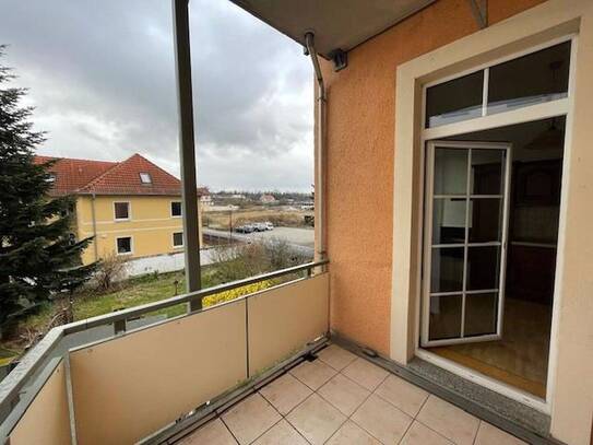 San. AB schöne 3-Zi. Wohnung mit Balkon u. EBK