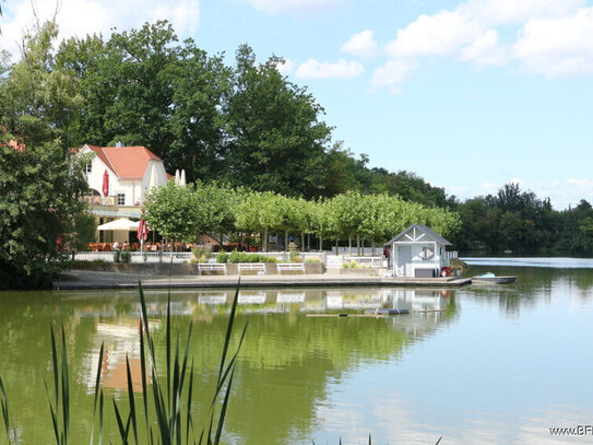 Restaurant in Wasserlage, Campingplatz und Steganlagen in Brandenburg