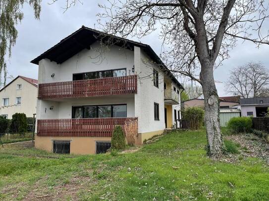 Zweifamilienhaus in Erlangen-Bruck – Ihre Chance zur Neugestaltung (Sanierungsbedürftig)