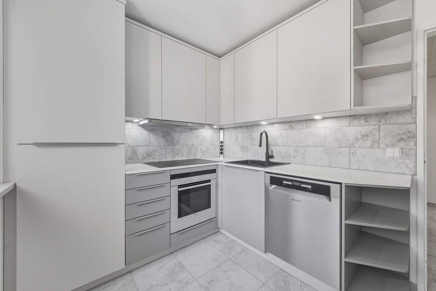 Stilvolle 3-Zimmer-Wohnung mit Loggia - hochwertig, ruhig & top gepflegt