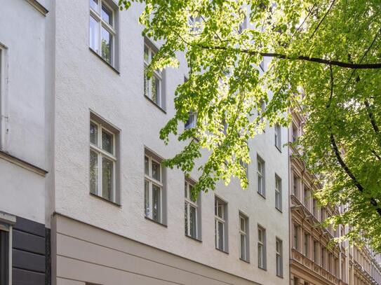 Cleveres Investment in Berlin-Kreuzberg: Vermietete 3-Zimmer-Altbauwohnung nahe Landwehrkanal