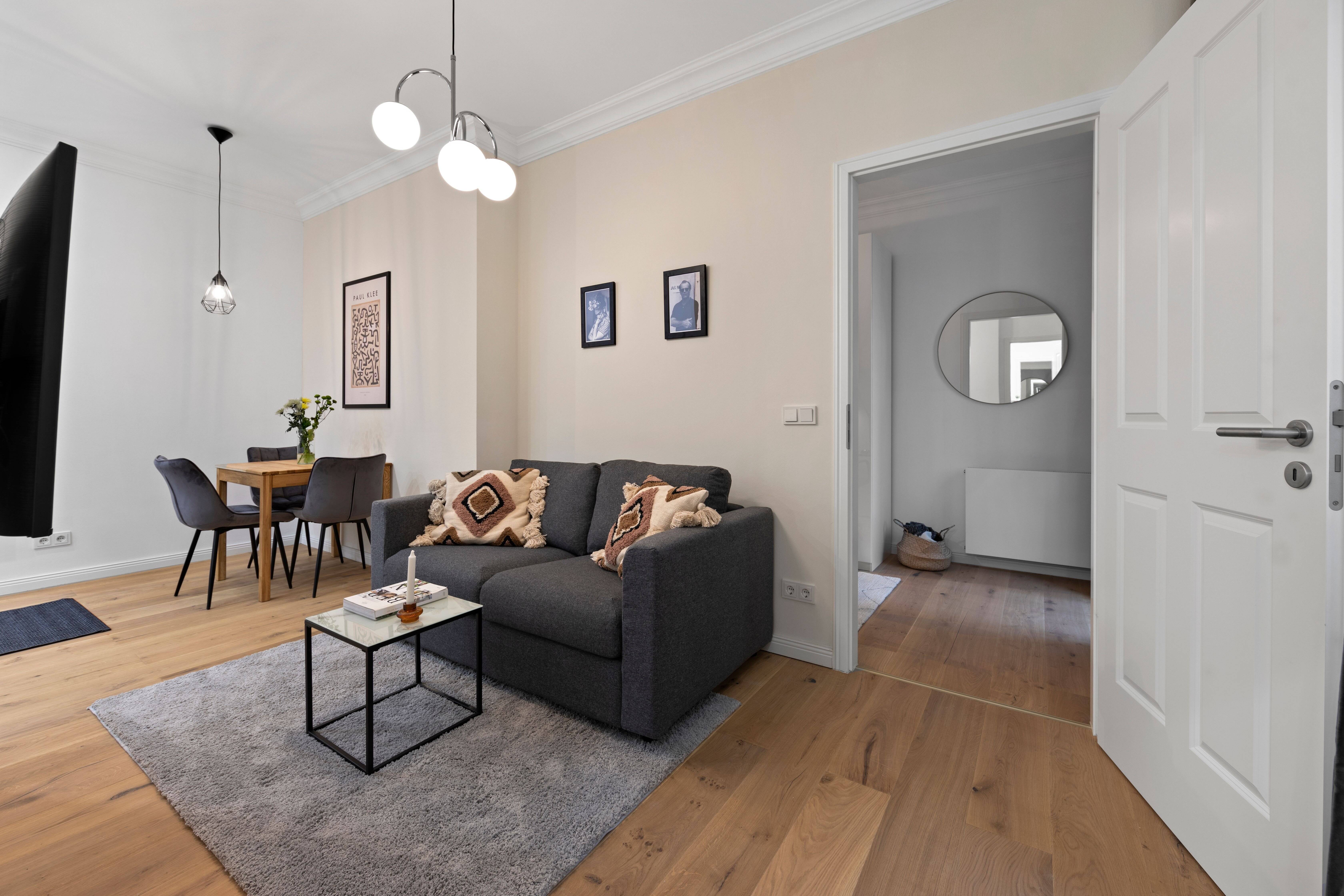 freshly renovated 1-room flat in the heart of Friedrichshain - Photo 1