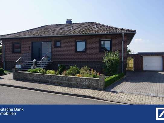 Gut geschnittener Bungalow mit freiem Blick zzgl. Keller und Garage