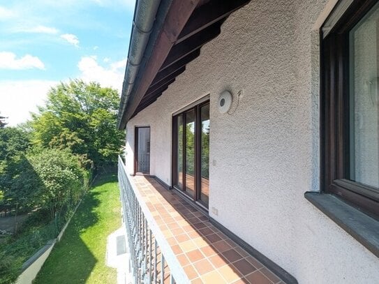 Renovierte 2-Zimmer-Wohnung mit Süd-Balkon in ruhiger Lage - 5 Gehminuten zur U6