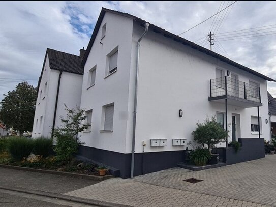 Geräumige 4-ZKB mit großer, sonniger Terrasse in Wörth am Rhein