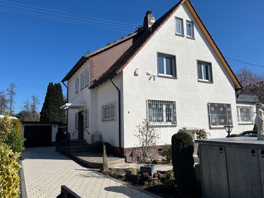 In Bestlage! Exklusive 3 ZWHG in 63303 Dreieichenhain - Neu saniert!