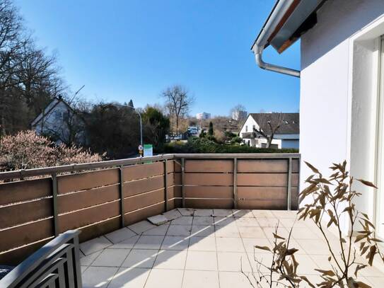 Zentral gelegene 3-Zimmer-Wohnung mit Küche, Balkon und Stellplätzen