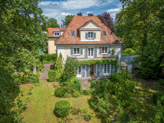 Historische, denkmalgeschützte Villa zur Renovierung