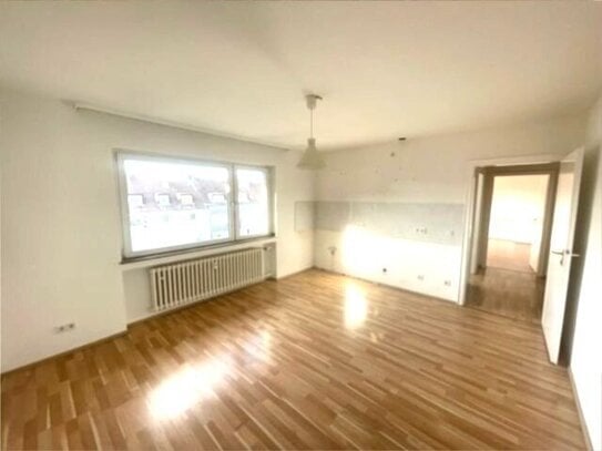 Geräumige 3 Zimmer Wohnung im DG in der Lazaretstr. Essen