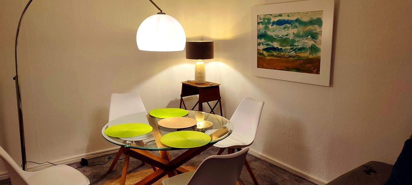 Sehr sonnige Wohnung in ehemaligen Gutshaus mit großem Balkon in Berlin-Hermsdorf - Foto 1