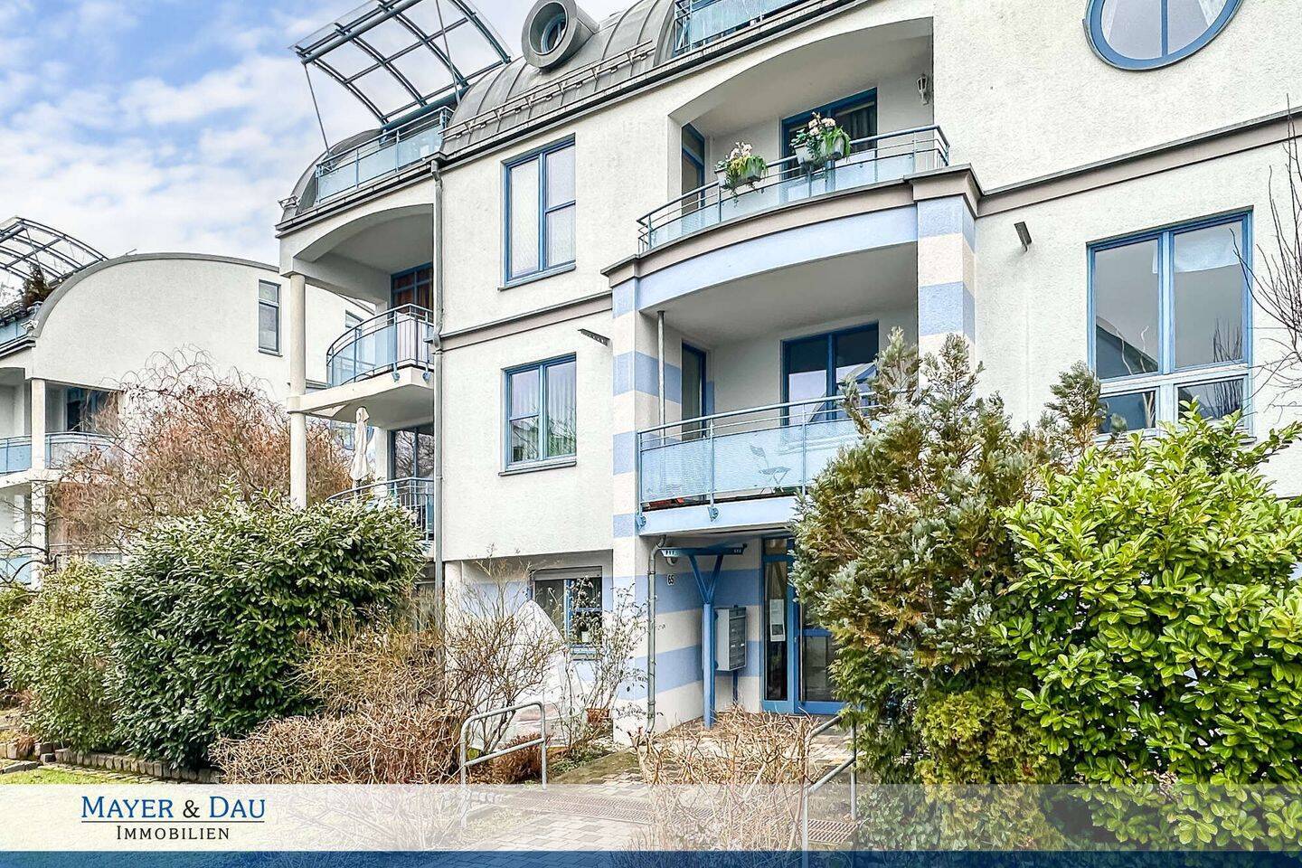 Charmante Dachgeschosswohnung mit Süd-West Terrasse in ruhiger Lage! - Photo 1