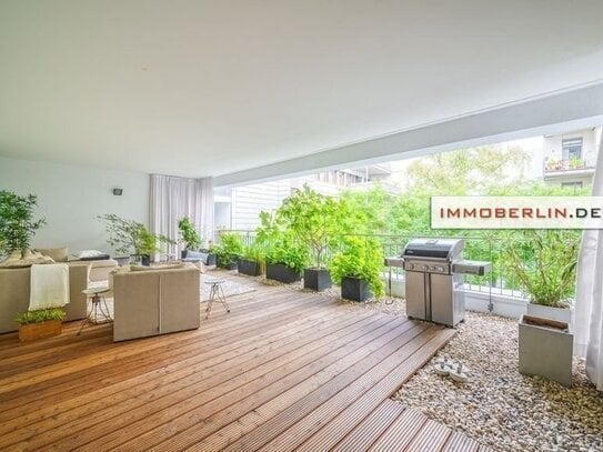 IMMOBERLIN.DE - Sensationelles CarLoft! Exquisite Wohnung mit Designambiente, Loggia, Kamin, Pkw-Stellplatz + Concierge