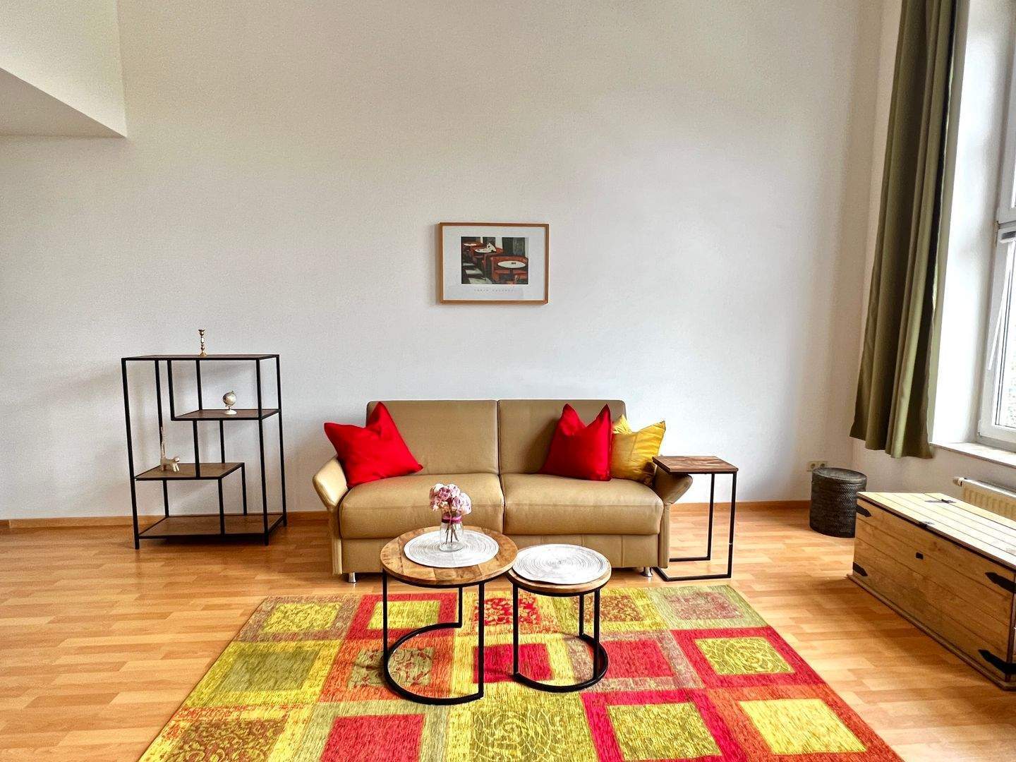 Sanierte Single-Wohnung *MÖBLIERT* - Foto 1