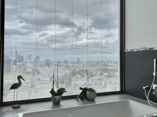 Penthouse - Skyline views - 3m high ceilings