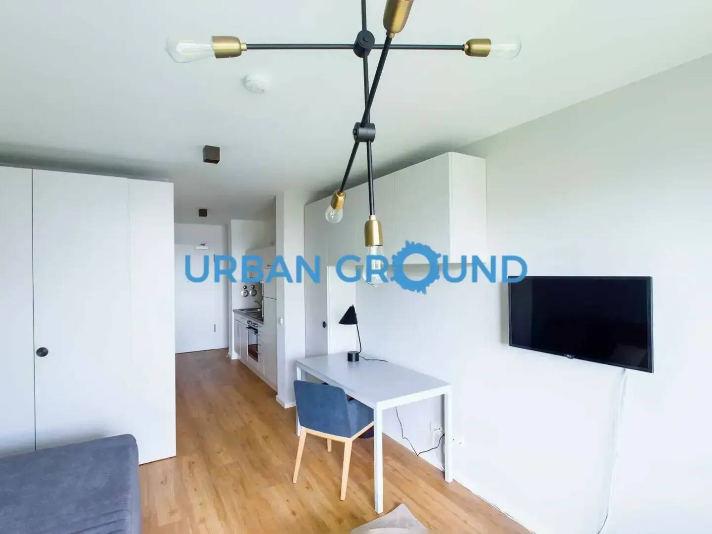 Möbliert 1 Zimmer Studio mit Aufzug und Balkon - Photo 1