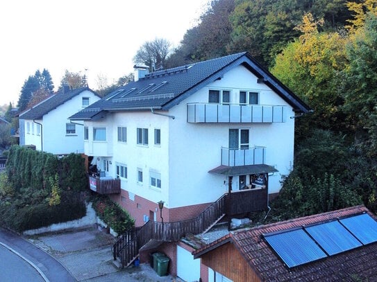 Zweifamilienhaus mit einem tollen Garten am Waldrand!