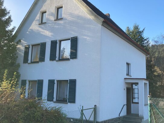 Einfamilienhaus mit großem Garten