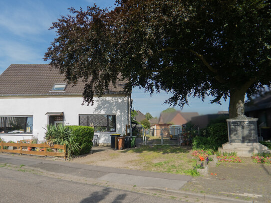 Großes Mehrfamilienhaus als Kapitalanlage oder zur Selbstnutzung in Kleve-Brienen