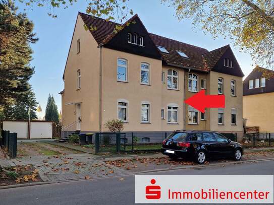 Zweifamilienhaus (DHH) mit großem Garten & zwei Garagen