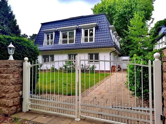 Villa als repräsentativen Firmensitz mit zusätzlichem Grundstück für Bebauung