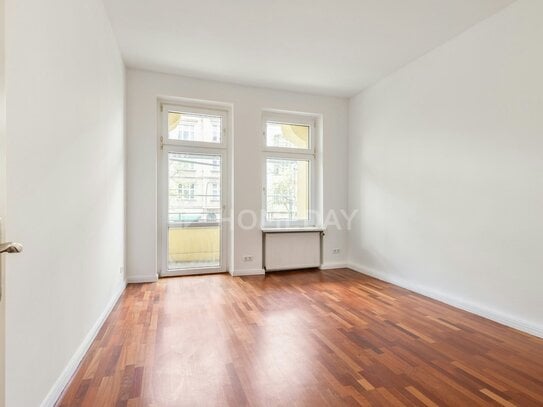 Sehr schöne und helle 3-Zimmer-Wohnung mit Balkon, EBK und Wanne in Berlin