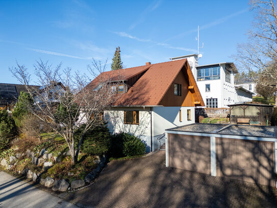 Ihr neues Zuhause: Familienfreundliches Haus mit Garten und Doppelgarage