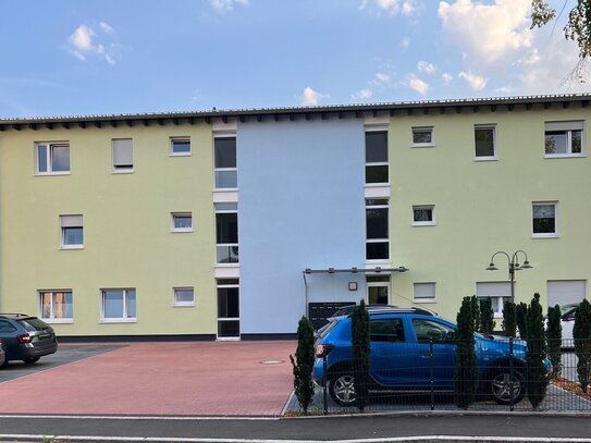 2-Zimemer Wohnung mit Balkon und PKW-Stellplatz