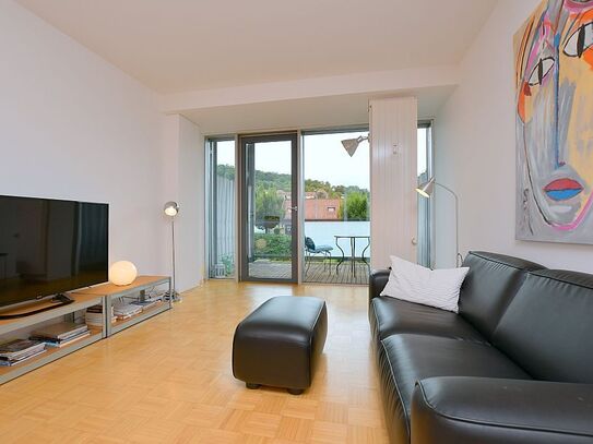 Sonnige, modern möblierte Wohnung mit Balkon in toller Lage in Stuttgart Süd