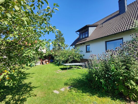 Großzügiges Wohnhaus mit Doppelgarage und Carport in Coburg-Cortendorf