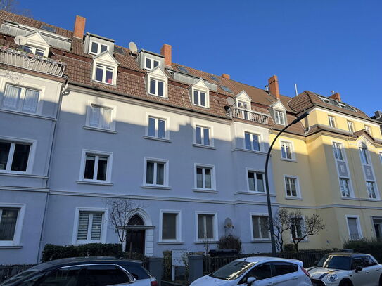 Sehr schöne 4-Zimmer-Wohnung mit Balkon in Bayenthal