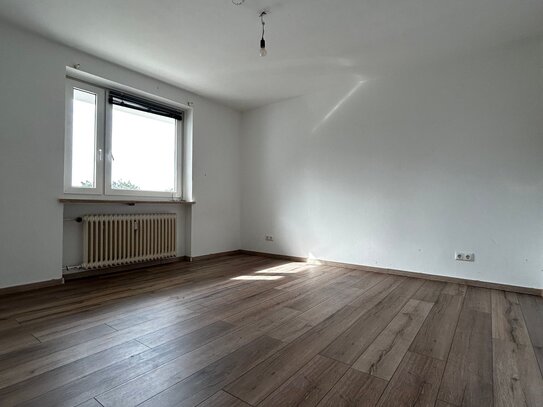 *Renovierte* 2 Zimmer Wohnung mit Balkon in zentraler Lage von 86633 Neuburg an der Donau