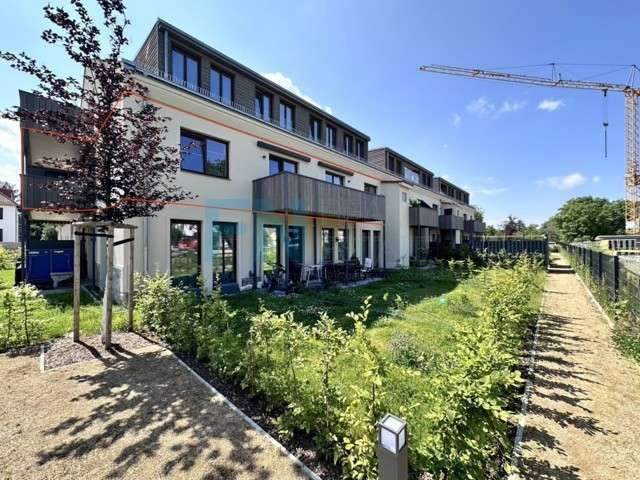 +++ LEERSTEHENDE hochwertige 3 Zimmerwohnung mit 2 Balkonen! +++