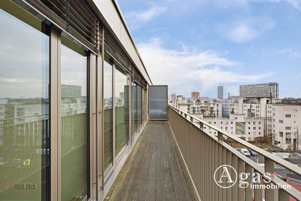 LICHTDURCHFLUTET! 2 Zimmer Dachgeschoss-Wohnung mit ca. 77m² und großer Terrasse in Berlin-Mitte! - Photo 1