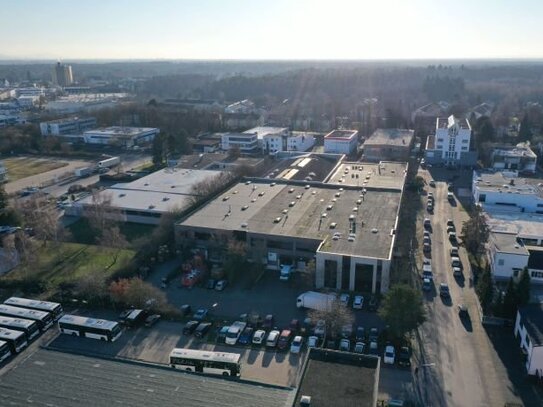 **SOFORT VERFÜGBAR** ca. 1950 m² Hallen- und ca. 250 m² Bürofläche ? mit Rampe ? Ebenerdig ?