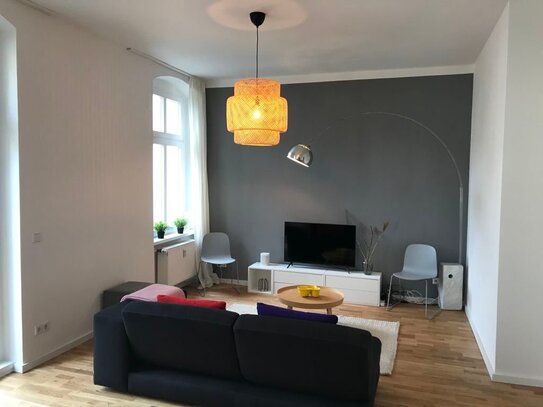 Moderne, helle und ruhige 2 Zimmer Businesswohnung mit Balkon im denkmalgeschützen Altbau im grünen Pankow