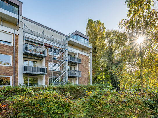 Exklusive Kapitalanlage mit 2,5 Zimmern, großzügiger Dachterrasse und Außenstellplatz