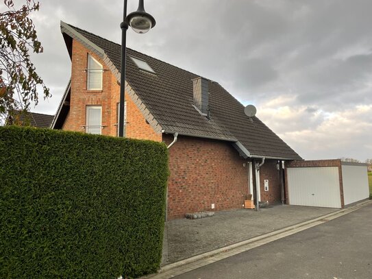 FREISTEHENDES EINFAMILIENHAUS in Feldranlage mit exklusiver Ausstattung in Kaarst-Vorst.