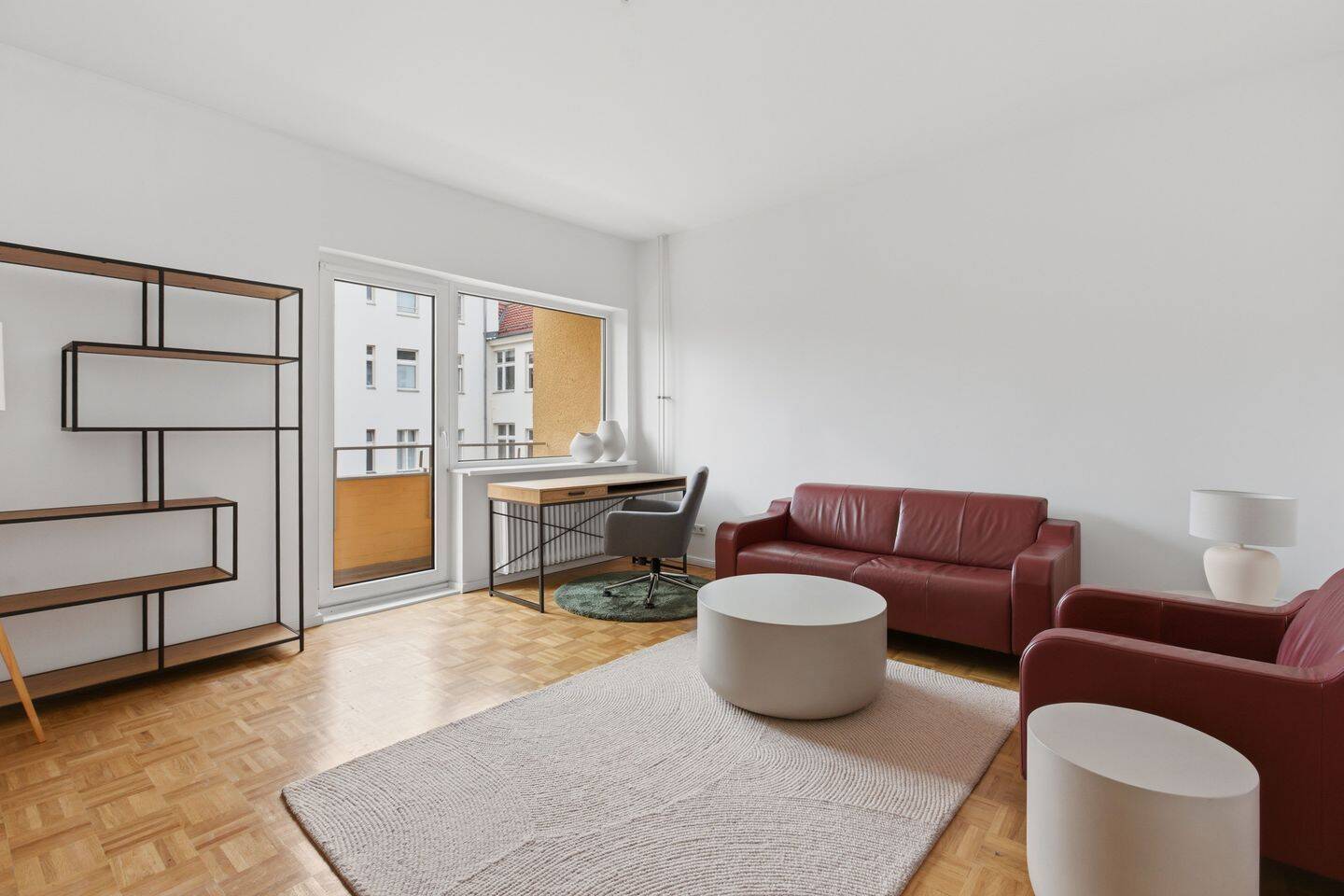 Möblierte 2-Zimmer-Wohnung mit Balkon in Berlin Schöneberg - Foto 1