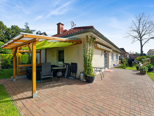 Modernes EFH im Bungalowstil mit idyllischem Garten / Verkauf mit unbefristetem Nießbrauch