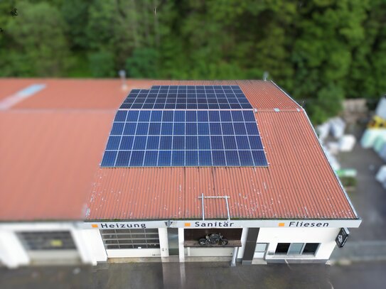 Große Halle mit Büro und 30 kWp Photovoltaikanlage in Neuerburg