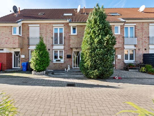 Großzügiges Reihenmittelhaus in familienfreundlicher Lage in Krefeld Kempener Feld/Baackeshof