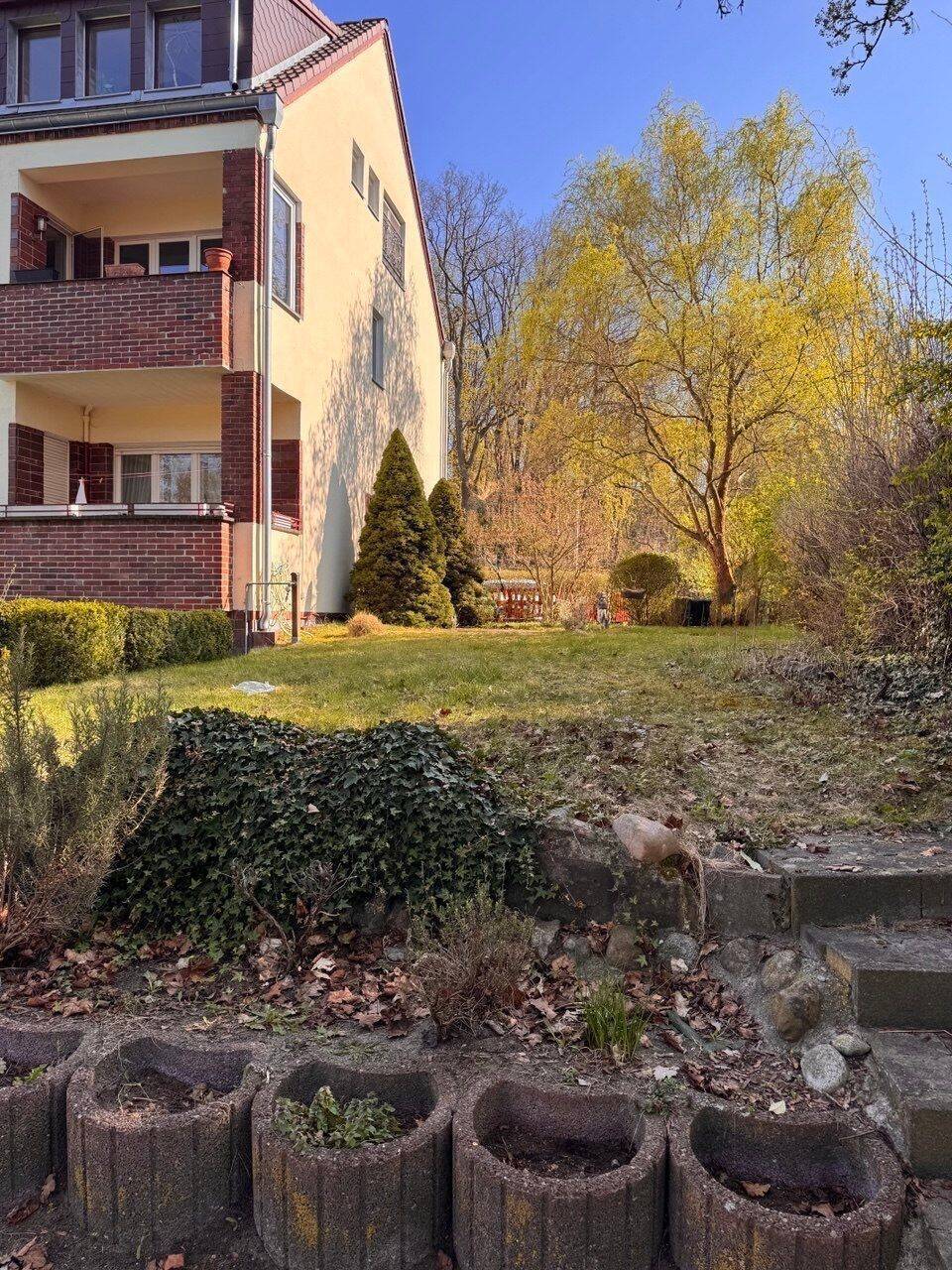 Ruhige, helle 3-Zimmerwohnung mit Loggia und eigenem Garten - Photo 1