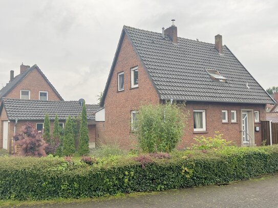 =HOLLAND IMMOCENTER= Einfamilienhaus in beliebter Wohnlage von Gronau, nahe der Grenze zu Overdinkel (HIC699)