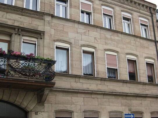 Frisch renovierte 4-Zimmer Wohnung ab sofort frei!